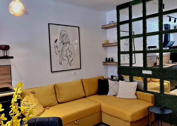 Apartments Gin & Tonic
